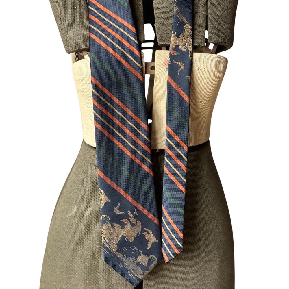 Unisex Neck Tie,mallard ducks & stripes, fabulous colors, vintage Resilio